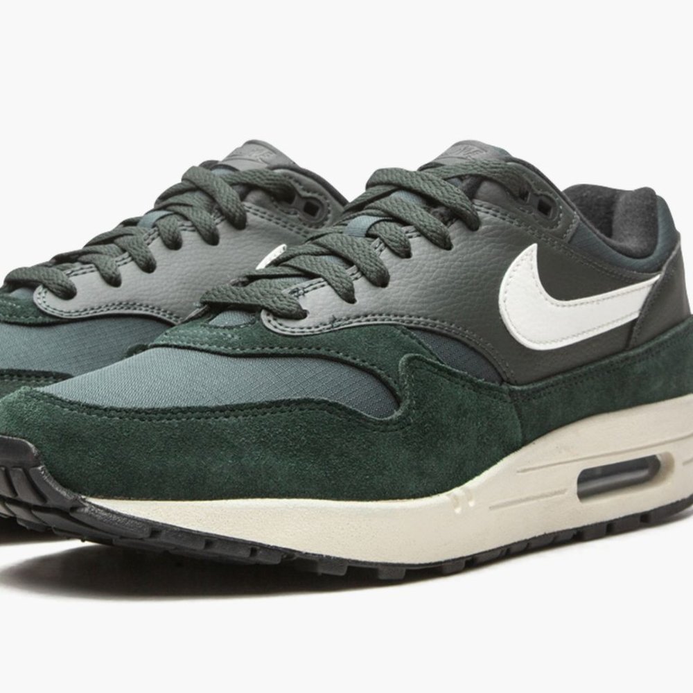 Nike Air Max 1 (Size: 10/Col. Dk. Green)